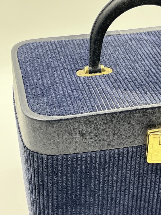 Image 1 of Blue Velvet beautycase
