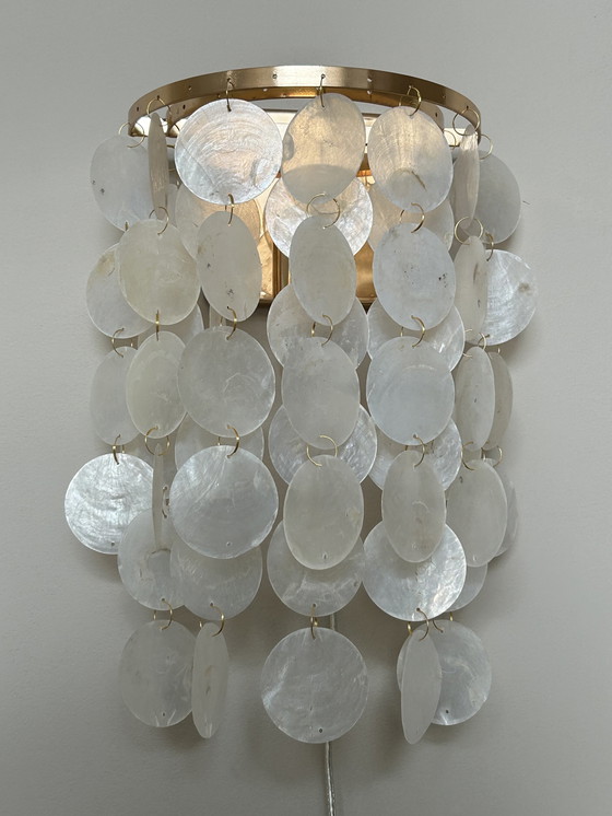 Image 1 of Wandlamp capiz schelpen lamp opaline goud frame 