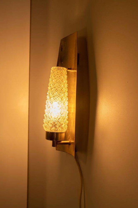 Image 1 of Vintage Messing jaren 60 glazen wandlamp, midcentury light