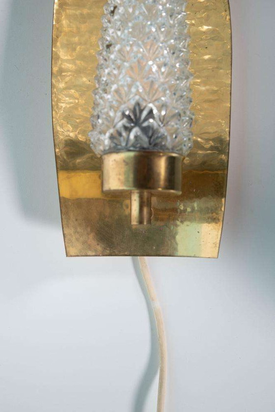 Image 1 of Vintage Messing jaren 60 glazen wandlamp, midcentury light