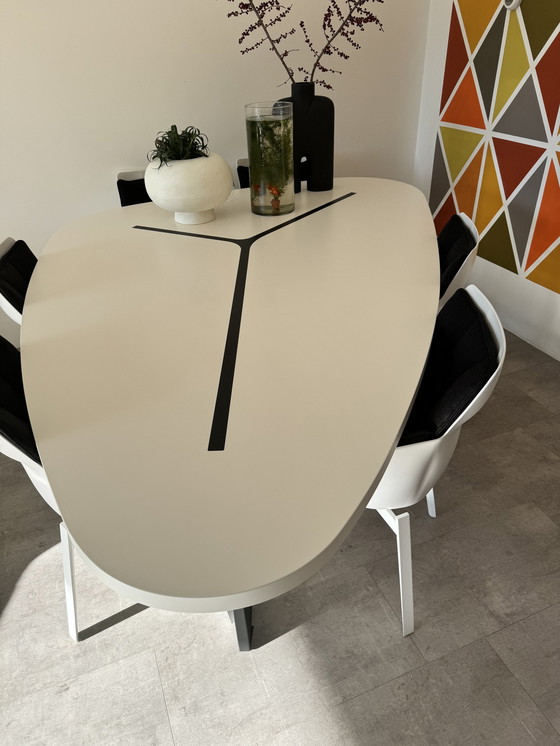 Image 1 of BB Italia Seven Eettafel + 6 BB Italia Husk Draaistoelen