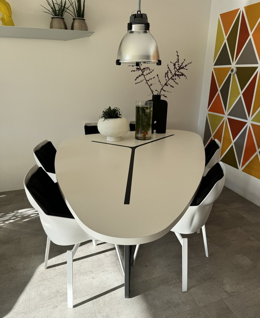 BB Italia Seven Eettafel + 6 BB Italia Husk Draaistoelen