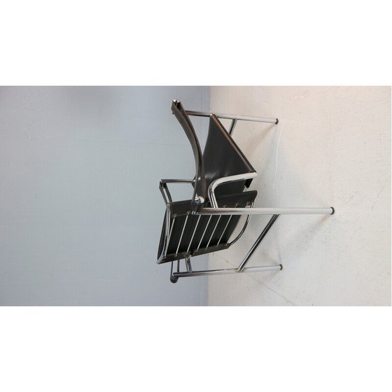 Image 1 of Vintage model LC1 fauteuil in chroomstaal en zwart leer voor Cassina, Italië 1970