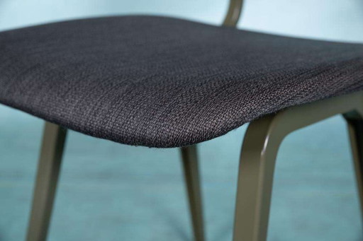 Vintage Friso Kramer Revolt stoelen minimalist desk chair