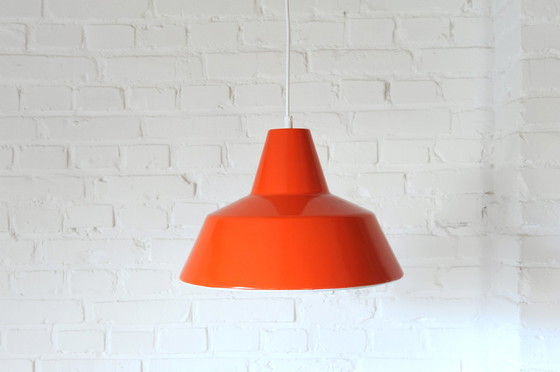 Image 1 of Louis Poulsen donker oranje emaille hanglamp