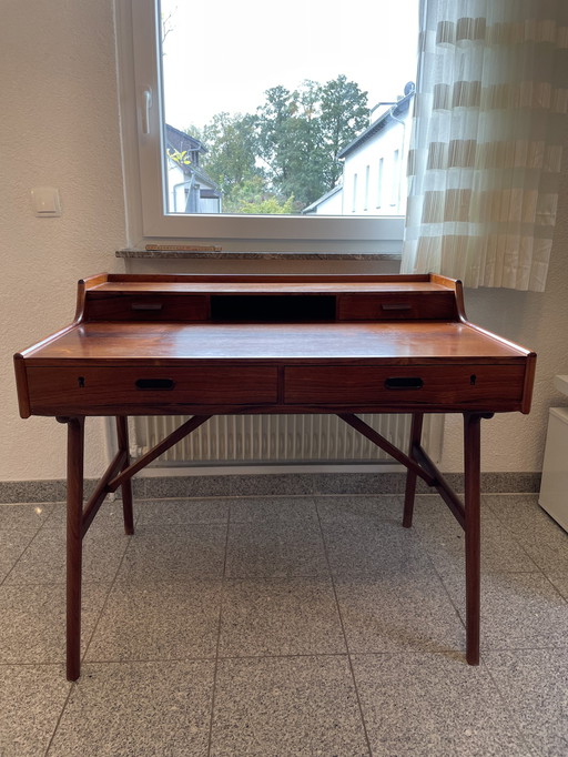 Teakhouten bureau van Arne Wahl Iversen, model 64