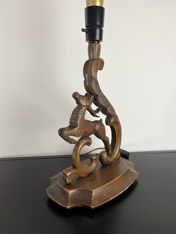 Image 1 of Vintage Houten Lamp Met Sierlijk Houtsnijwerk Hert