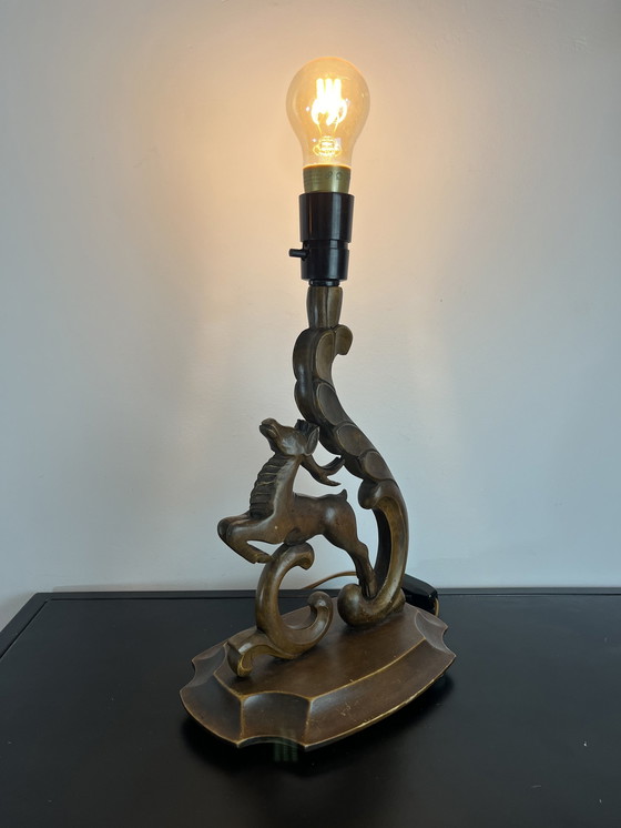 Image 1 of Vintage Houten Lamp Met Sierlijk Houtsnijwerk Hert