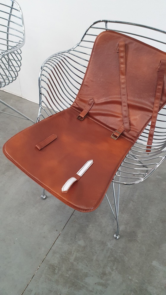 Image 1 of 6 Design Wire Chairs Chroom Met Cognac Seat Pads