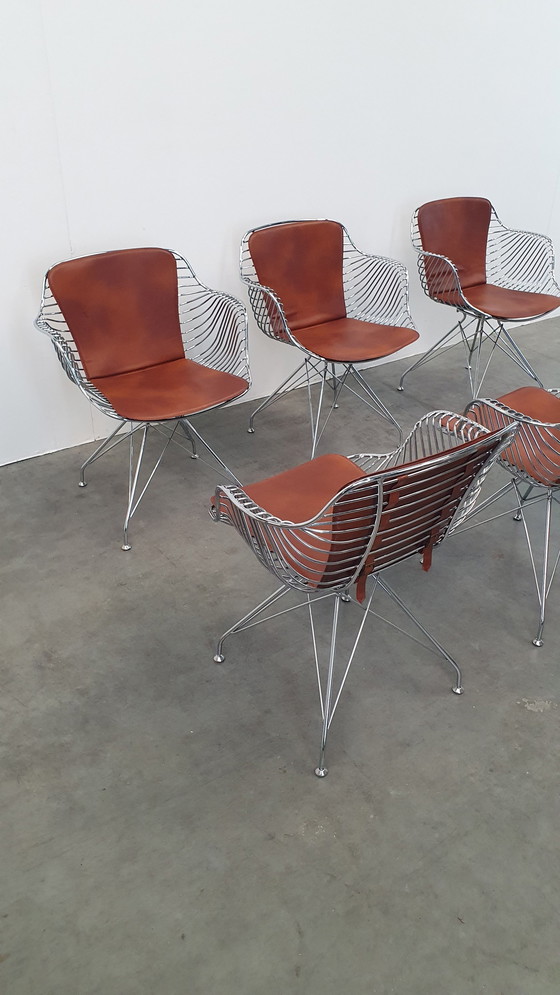 Image 1 of 6 Design Wire Chairs Chroom Met Cognac Seat Pads