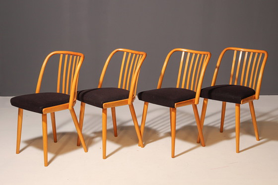Image 1 of Set van vier houten stoelen | Antonín Šuman, 20e eeuw