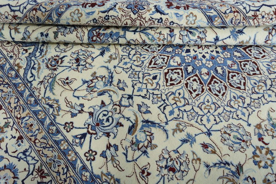 Image 1 of Handgeknoopt Nain 9 La Oosters Tapijt Met Zijde - 359 X 252 Cm