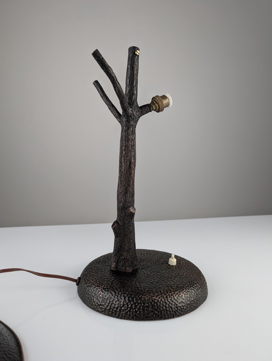Image 1 of Gehamerde koperen sculpturale lamp in de vorm van een boom, Mid Century Modern