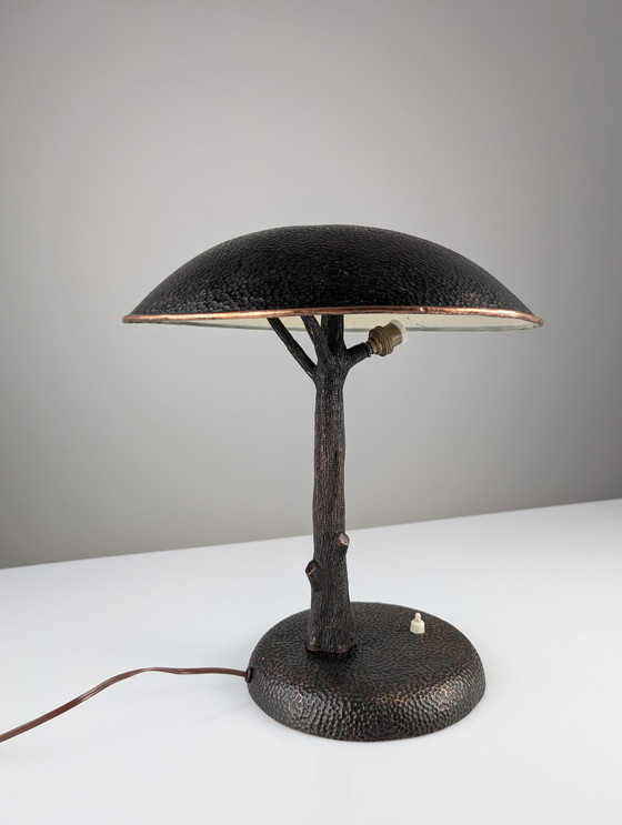 Image 1 of Gehamerde koperen sculpturale lamp in de vorm van een boom, Mid Century Modern