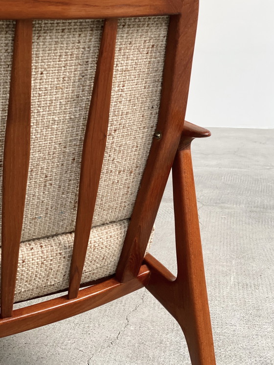 Image 1 of Teak houten bouclé fauteuil Schnittger meubel uit de jaren 1960