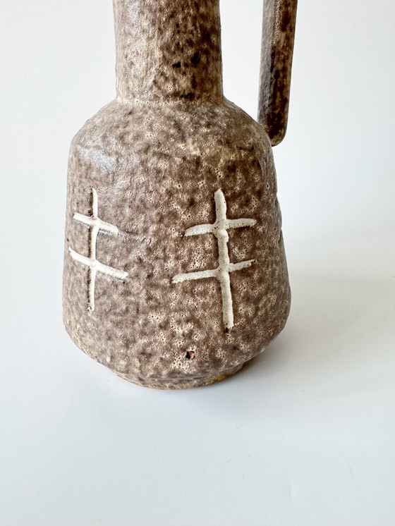 Image 1 of Schlossberg keramische kan met handvat, vet lavaglazuur, ingesneden decoratie, West-Duitsland, Wgp, Mid Century, jaren 1960