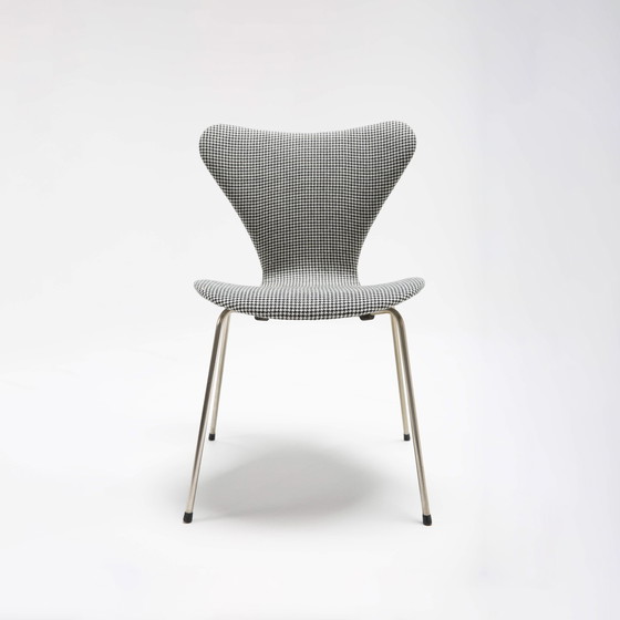 Image 1 of 1x Arne Jacobsen Serie 7 3107 stoel