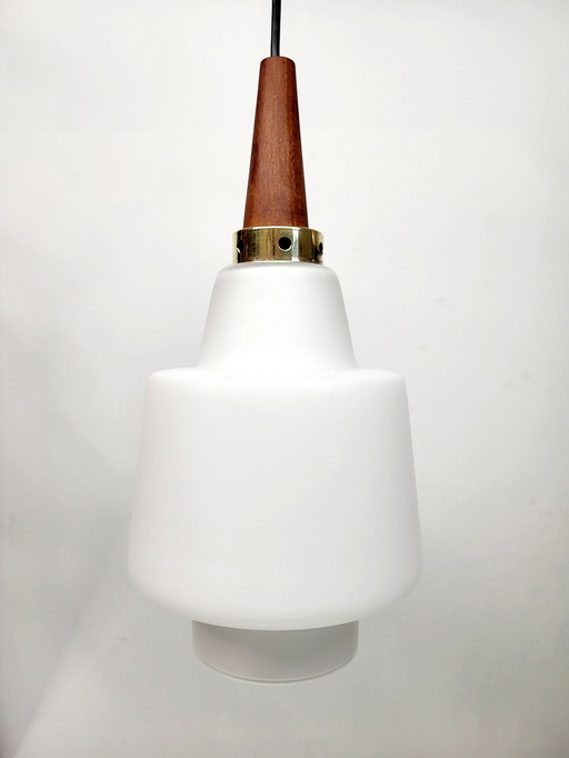 Vintage Opaline Glazen Hanglamp, Scandinavische Stijl, Teak, Jaren 60