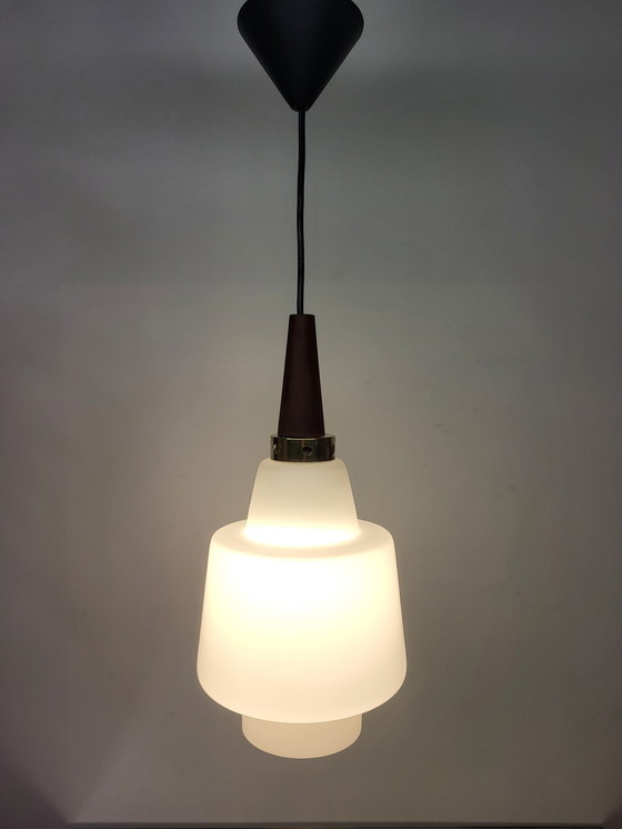 Image 1 of Vintage Opaline Glazen Hanglamp, Scandinavische Stijl, Teak, Jaren 60