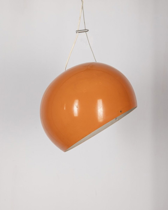 Image 1 of Vintage 70S kroonluchter in Oranje Metaal Italiaans Ontwerp
