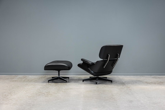 Image 1 of Eames lounge stoel+ voetenbank