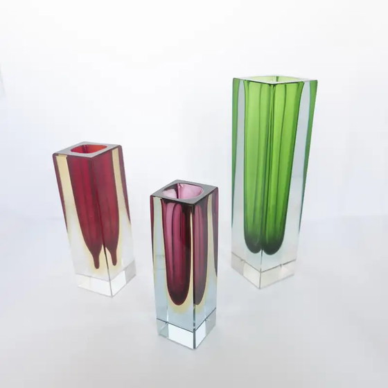 Image 1 of Vintage kleine geometrische vaas, violet "Sommerso" Murano-glas, Flavio Poli-stijl