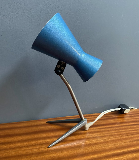 Image 1 of Blauwe Metalen Bureaulamp 1960S