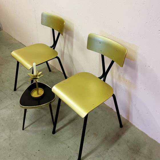 Image 1 of 2x  vintage gouden stapelbare schoolstoelen - 2 stuks