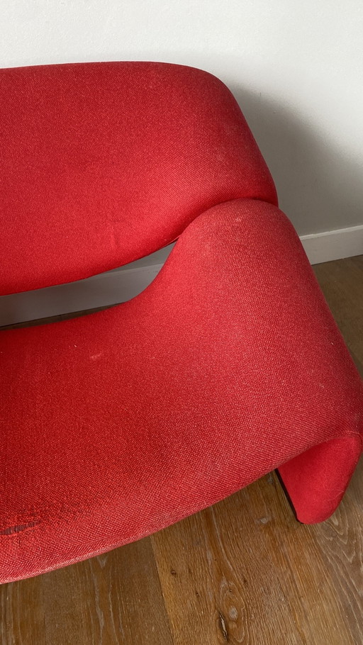 Artifort groovy fauteuil rood