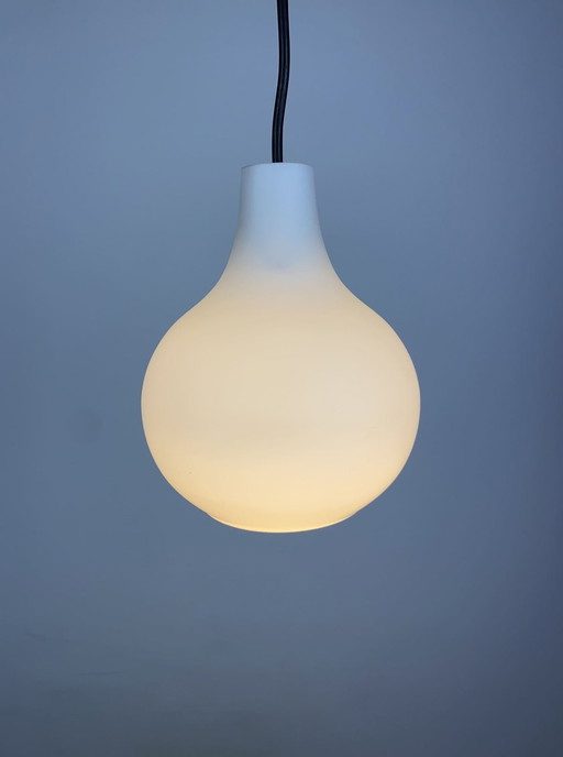 Druppelvormige Witte Glazen Hanglamp Door Peill En Putzler 1960