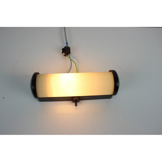 Image 1 of Vintage Art Deco wandlamp van bakeliet en glas, Tsjecho-Slowakije jaren 1930