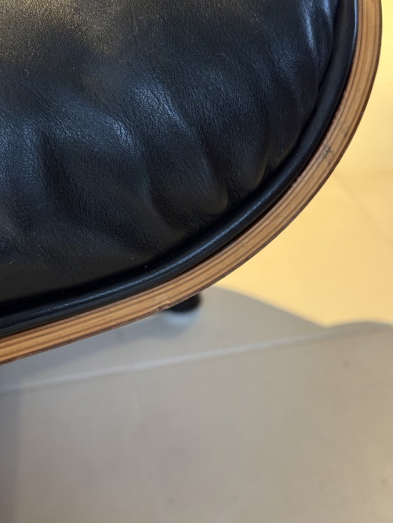 Image 1 of Originele Vitra Eames Lounge Chair (gemaakt van rozenhout)