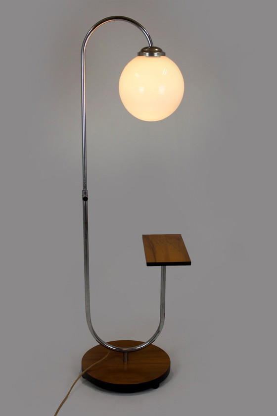 Image 1 of Gerestaureerde Art Deco Bauhaus vloerlamp van Jindrich Halabala, 1940S