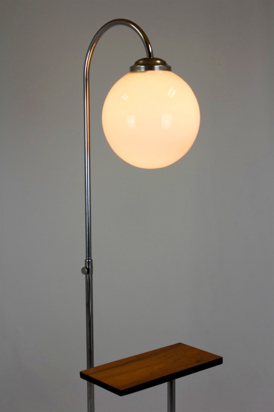 Image 1 of Gerestaureerde Art Deco Bauhaus vloerlamp van Jindrich Halabala, 1940S