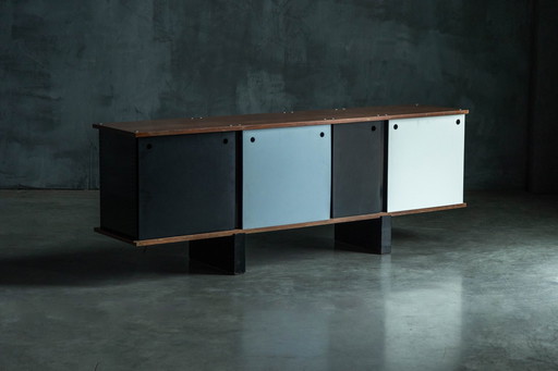 Cité Cansado 'Bloc' Dressoir van Charlotte Perriand