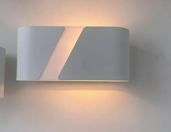 Image 1 of 2X wit mat metaal en plexiglas wandlamp, Holland 1980