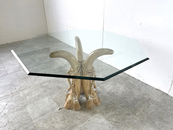 Image 1 of Vintage eettafel van imitatie slagtand