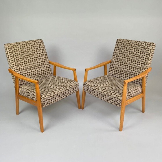 Image 1 of Paar mid century houten en stoffen fauteuils, Tsjecho-Slowakije 1970