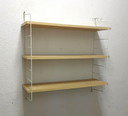 zestiger jaren boeken/ wandrek met drie planken 