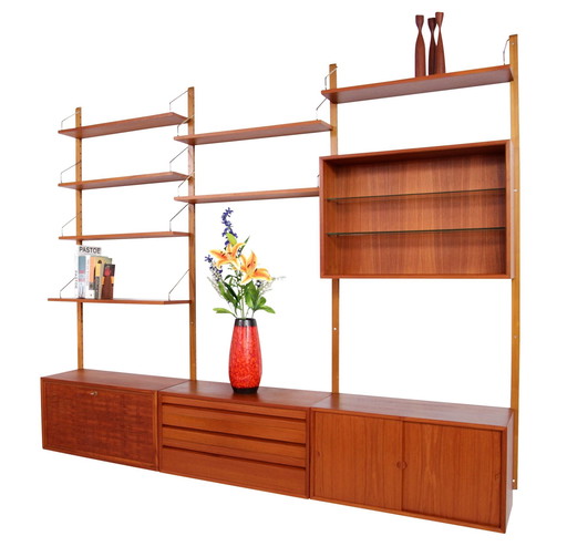 Wall Unit By Poul Cadovius