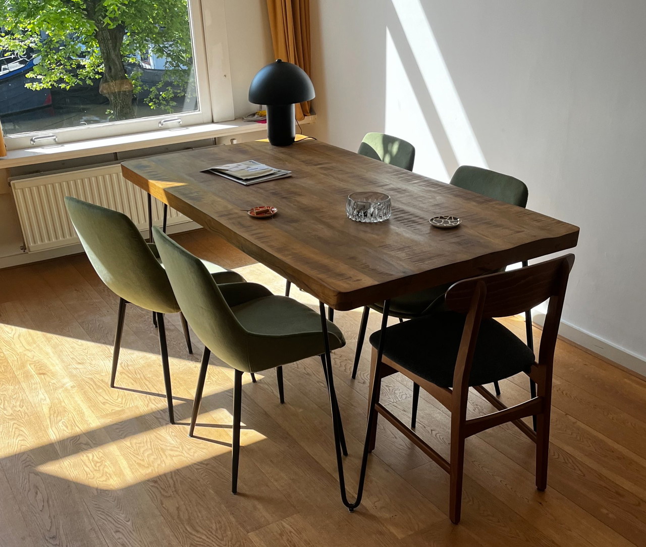 Mangohouten eettafel