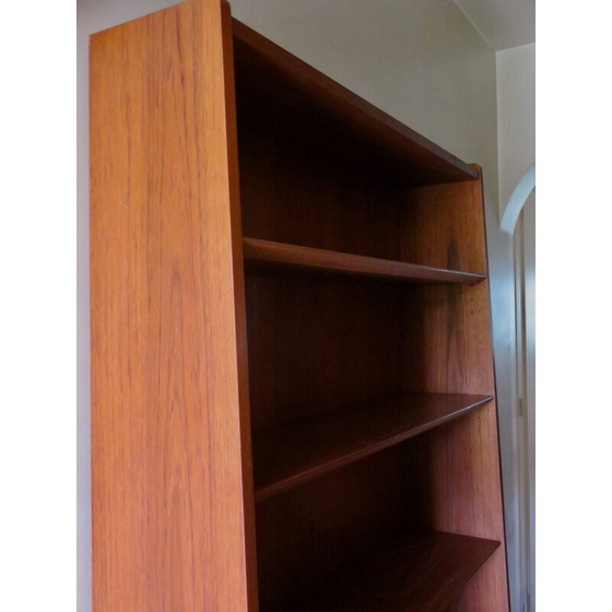 Image 1 of Vintage teakhouten boekenkast met taps toelopend profiel door Johannes Sorth, Denemarken 1960