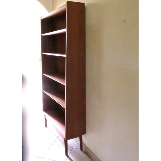 Image 1 of Vintage teakhouten boekenkast met taps toelopend profiel door Johannes Sorth, Denemarken 1960