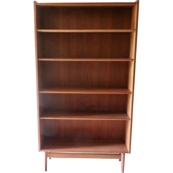 Image 1 of Vintage teakhouten boekenkast met taps toelopend profiel door Johannes Sorth, Denemarken 1960
