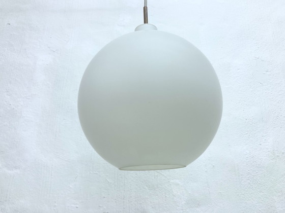 Image 1 of Louis Poulsen glazen hanglamp ontwerp Vilhelm Wohlert model Satellite