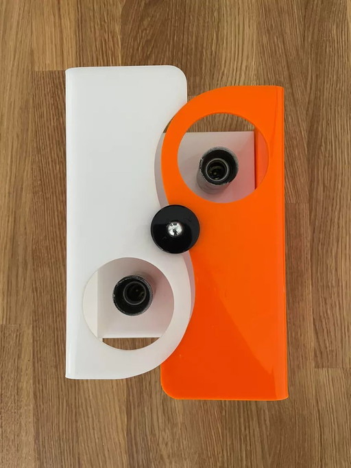 Vintage wandlamp twee lampen Abs oranje en wit Frankrijk 1970