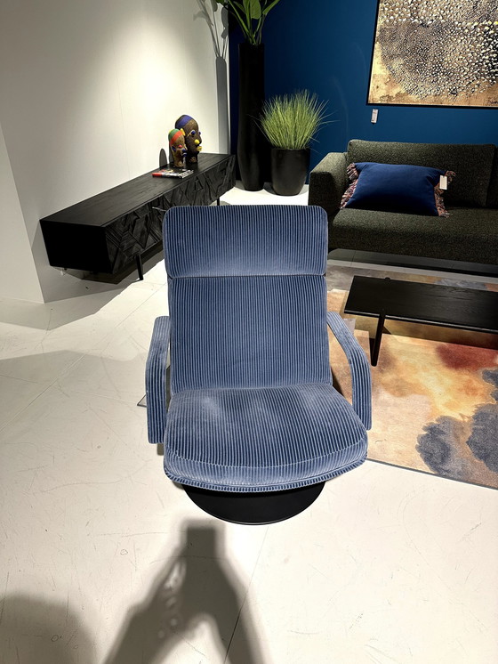 Image 1 of Artifort Fauteuil F142