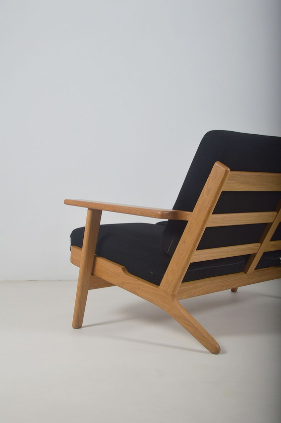 Image 1 of Deense zitbank GE-290 ontworpen door Hans Wegner voor Getama