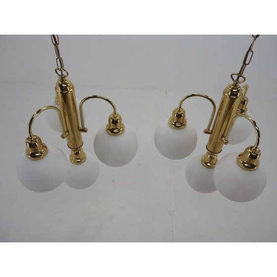 Image 1 of Paar oude kroonluchters van glas en messing met globes, Tsjecho-Slowakije