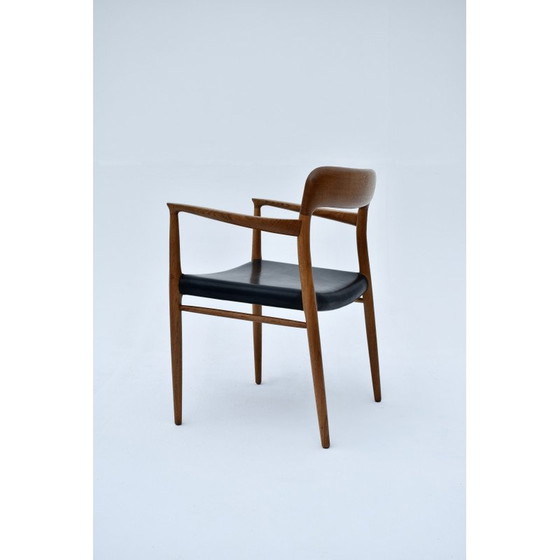 Image 1 of Deense mid century model 56 eikenhouten fauteuil van Niels Moller voor J L Mollers Mobelfabrik, jaren 1950